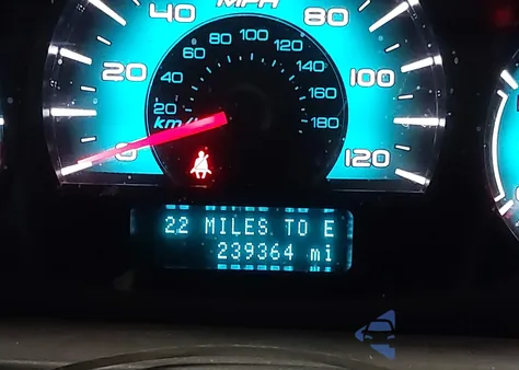 2010 Ford Fusion Se z USA, uszkodzony, nr VIN 3FAHP0HA3AR267913